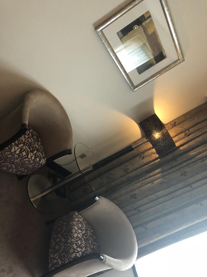 The Bluebell Hotel Neath Exteriör bild